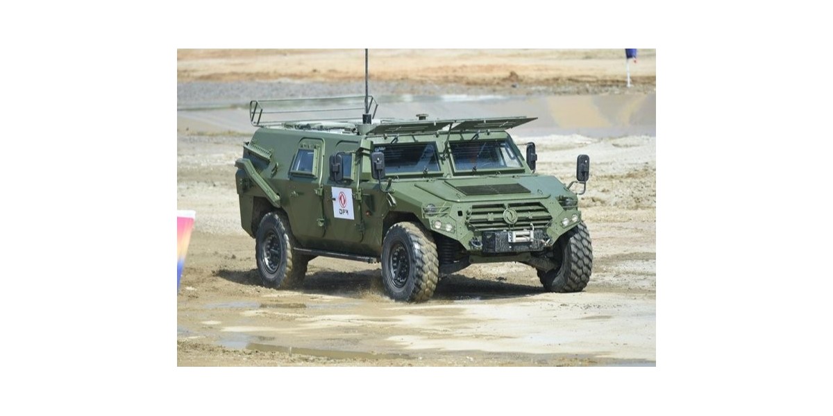 江蘇點(diǎn)焊機(jī)器人廠家為東風(fēng)猛士裝甲車制造焊接設(shè)備！